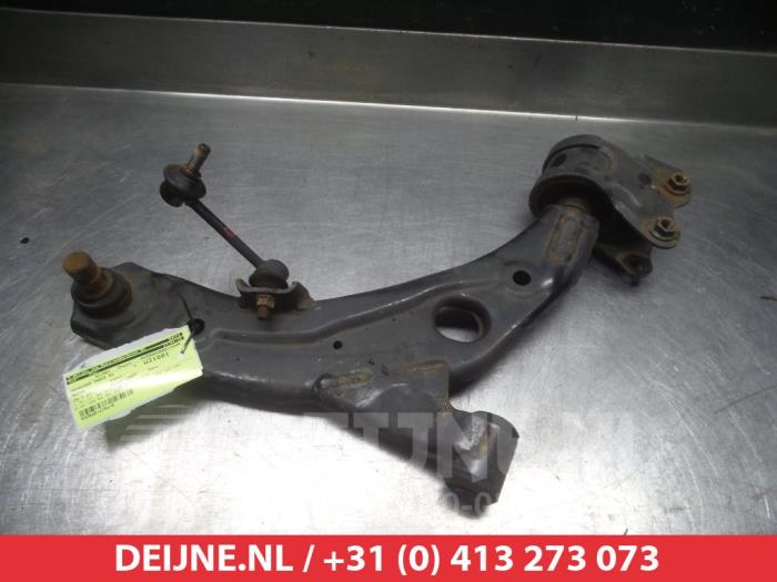Mazda CX-7 Draagarm onder rechts-voor O381988