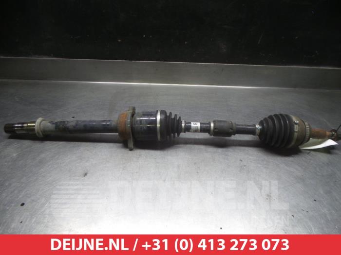 Toyota Corolla Verso Aandrijfas rechts-voor O320059