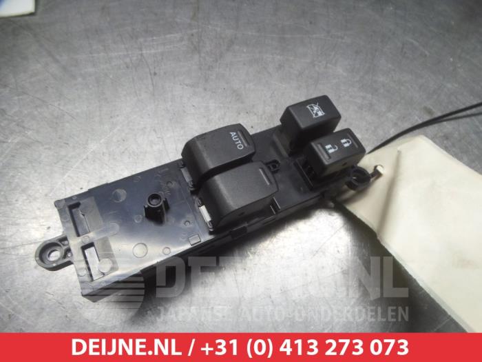 Suzuki Swift Combischakelaar ramen O312341