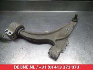 Gebruikte Draagarm onder links-voor Chevrolet Cruze 1.7 D Prijs € 35,00 Margeregeling aangeboden door V.Deijne Jap.Auto-onderdelen BV