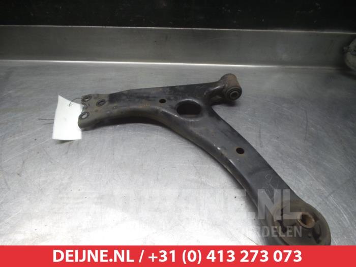 Toyota Prius Querlenker unten links vorne O381788
