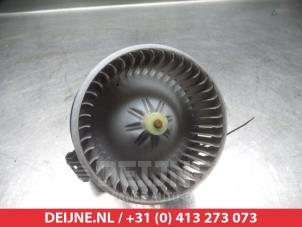 Lexus RX Kachel Ventilatiemotor O367180 foto 2