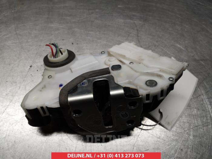 Toyota Prius Deurslot Mechaniek 4Deurs links-voor O279890