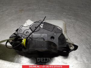 Toyota Prius Door lock mechanism 4-door, front left O279890 photo 2