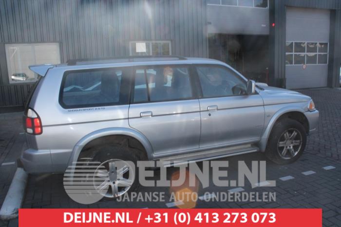 Mitsubishi Pajero Portier 4Deurs rechts-voor O273486