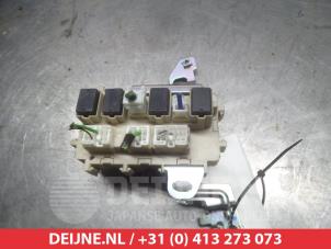 Nissan Qashqai Zekeringkast O350275 foto 2