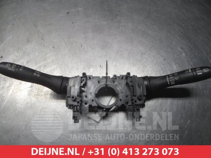 Nissan Qashqai Kombischalter Lenksäule O308536
