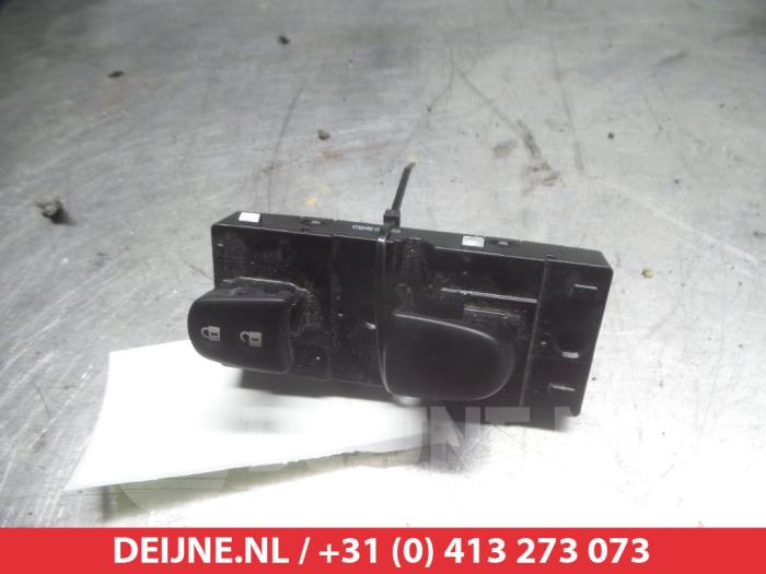 Nissan Qashqai Elektrisches Fenster Schalter O311306
