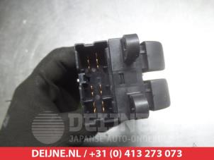 Subaru Legacy Combischakelaar ramen O311764 foto 3