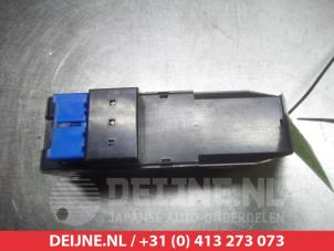 Daewoo Tacuma Combischakelaar ramen O311918 foto 2