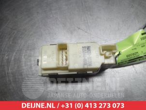 Daihatsu Trevis Multi-functional window switch O312225 foto 2
