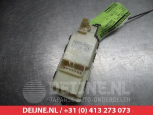 Daihatsu Cuore Multi-functional window switch O312195 photo 2