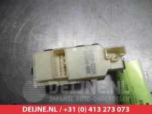 Daihatsu Trevis Multi-functional window switch O312229 photo 2