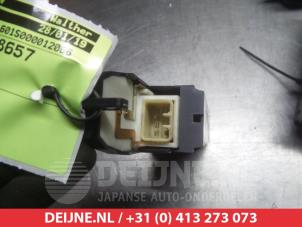 Daihatsu Move Combischakelaar ramen O312231 foto 2