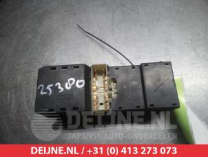 Chevrolet Captiva Multi-functional window switch O311390 photo 2