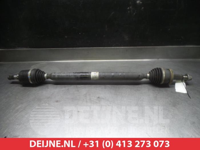 Gebruikte Steekas rechts-voor Kia Sportage (QL) 1.6 GDI 16V 4x2 Prijs € 100,00 Margeregeling aangeboden door V.Deijne Jap.Auto-onderdelen BV
