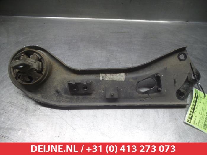 Kia Sportage Rear wishbone, right O384405