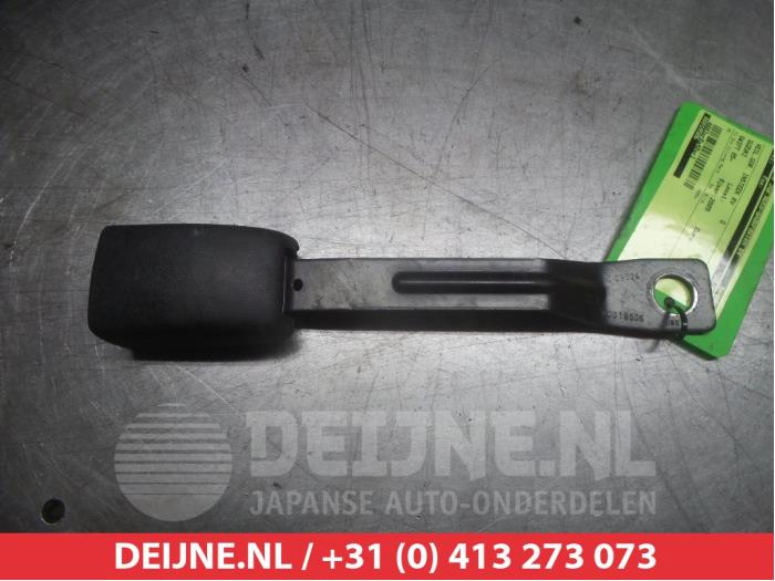 Suzuki Swift Sicherheitsgurt Schließe rechts vorne O315520
