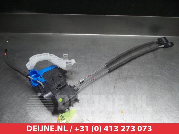 Hyundai Veloster Front door lock mechanism 4-door, right O280728