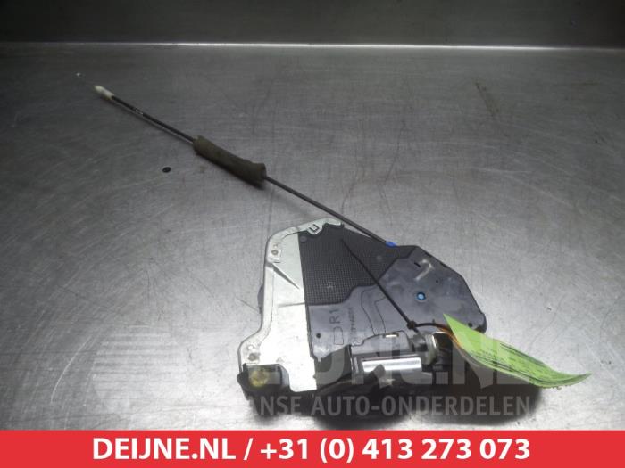 Toyota Corolla Verso Deurslot Mechaniek 4Deurs rechts-voor O281200