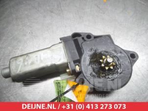 Hyundai Trajet Door window motor O292077 photo 2
