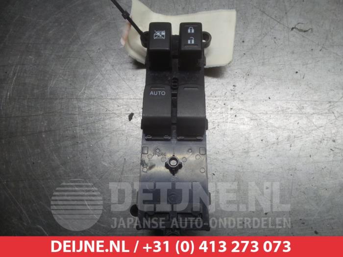 Suzuki Swift Combischakelaar ramen O312354