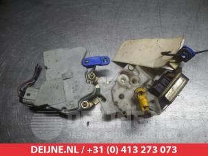 Gebruikte Deurslot Mechaniek 2Deurs links Nissan Terrano II (R20/TR50) 2.7 TDi Prijs op aanvraag aangeboden door V.Deijne Jap.Auto-onderdelen BV