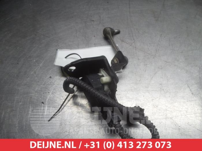 Mitsubishi Outlander Xenon Höhenregler O266860