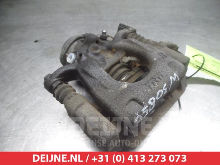 Nissan Qashqai Remklauw (Tang) rechts-achter O376951