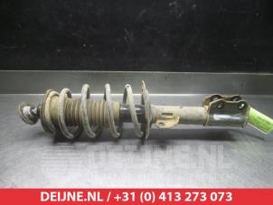 Toyota Verso-S Stoßdämpferstrebe rechts vorne O322006 foto 2