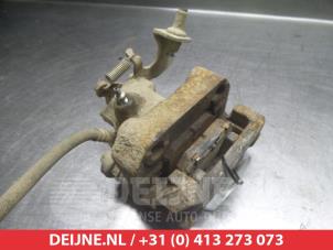 Toyota Verso-S Rear brake calliper, right O377419 photo 3