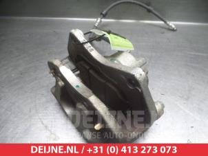 Mitsubishi Lancer Remklauw (Tang) links-voor O325181 foto 3