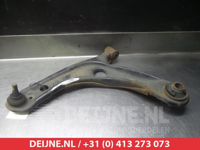 Toyota Urban Cruiser Querlenker unten links vorne O381844