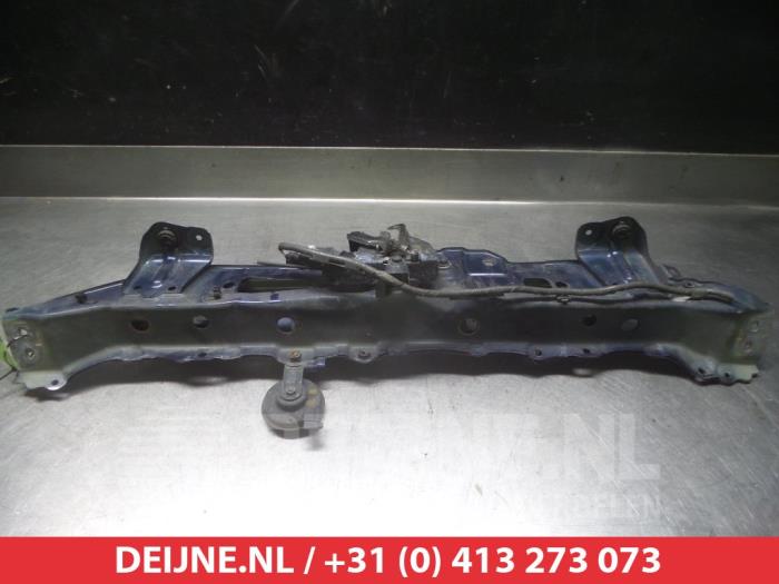 Toyota Urban Cruiser Schlossträger vorne O270617
