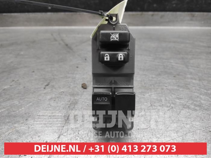 Toyota Yaris Multi-functional window switch O312442