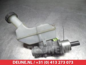Nissan Micra Master cylinder O336548 photo 2