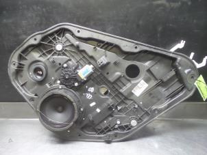 Gebruikte Ruitmechaniek 4Deurs links-achter Hyundai i30 (GDHB5) 1.6 GDI Blue 16V Prijs € 50,00 Margeregeling aangeboden door V.Deijne Jap.Auto-onderdelen BV