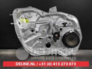 Gebruikte Raammechaniek 4Deurs links-voor Kia Sorento II (XM) 2.2 CRDi 16V VGT 4x4 Prijs € 50,00 Margeregeling aangeboden door V.Deijne Jap.Auto-onderdelen BV