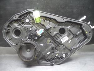 Gebruikte Ruitmechaniek 4Deurs links-achter Hyundai i30 Wagon (GDHF5) 1.6 GDI Blue 16V Prijs € 50,00 Margeregeling aangeboden door V.Deijne Jap.Auto-onderdelen BV