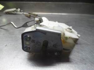 Honda FR-V Front door lock mechanism 4-door, right O281072 photo 2