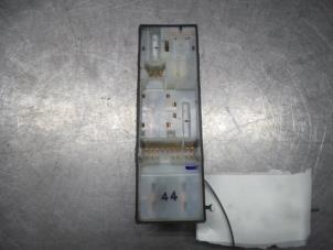 Nissan Note Multi-functional window switch O311602 photo 2