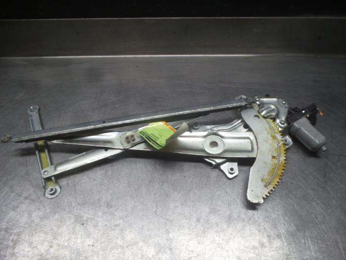 Daihatsu Trevis Ruitmechaniek 4Deurs links-voor O275946