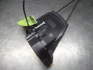 Toyota Prius Deurslot Mechaniek 4Deurs links-achter O280519 foto 3