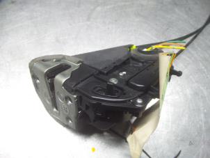 Toyota Prius Deurslot Mechaniek 4Deurs links-achter O280519 foto 2