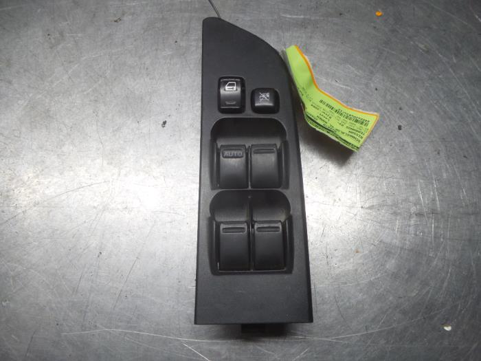 Nissan Terrano Kombischalter Fenster O311685