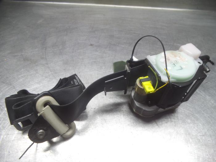 Nissan Almera Front seatbelt, left O314729