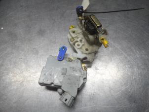 Nissan Terrano Deurslot Mechaniek 2Deurs links O279024 foto 2