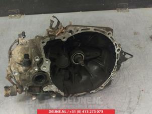 Gebruikte Versnellingsbak Mazda 626 (GE14/74/84) 1.8i LX,GLX 16V Prijs € 125,00 Margeregeling aangeboden door V.Deijne Jap.Auto-onderdelen BV