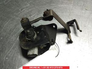 Toyota Avensis Xenon height adjustment O266902 photo 2
