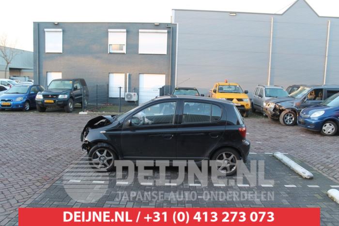 Toyota Yaris Portier 4Deurs links-achter O285746